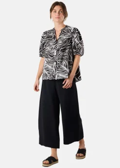 Best Seaside Hudson Top S/S W Black Leaf