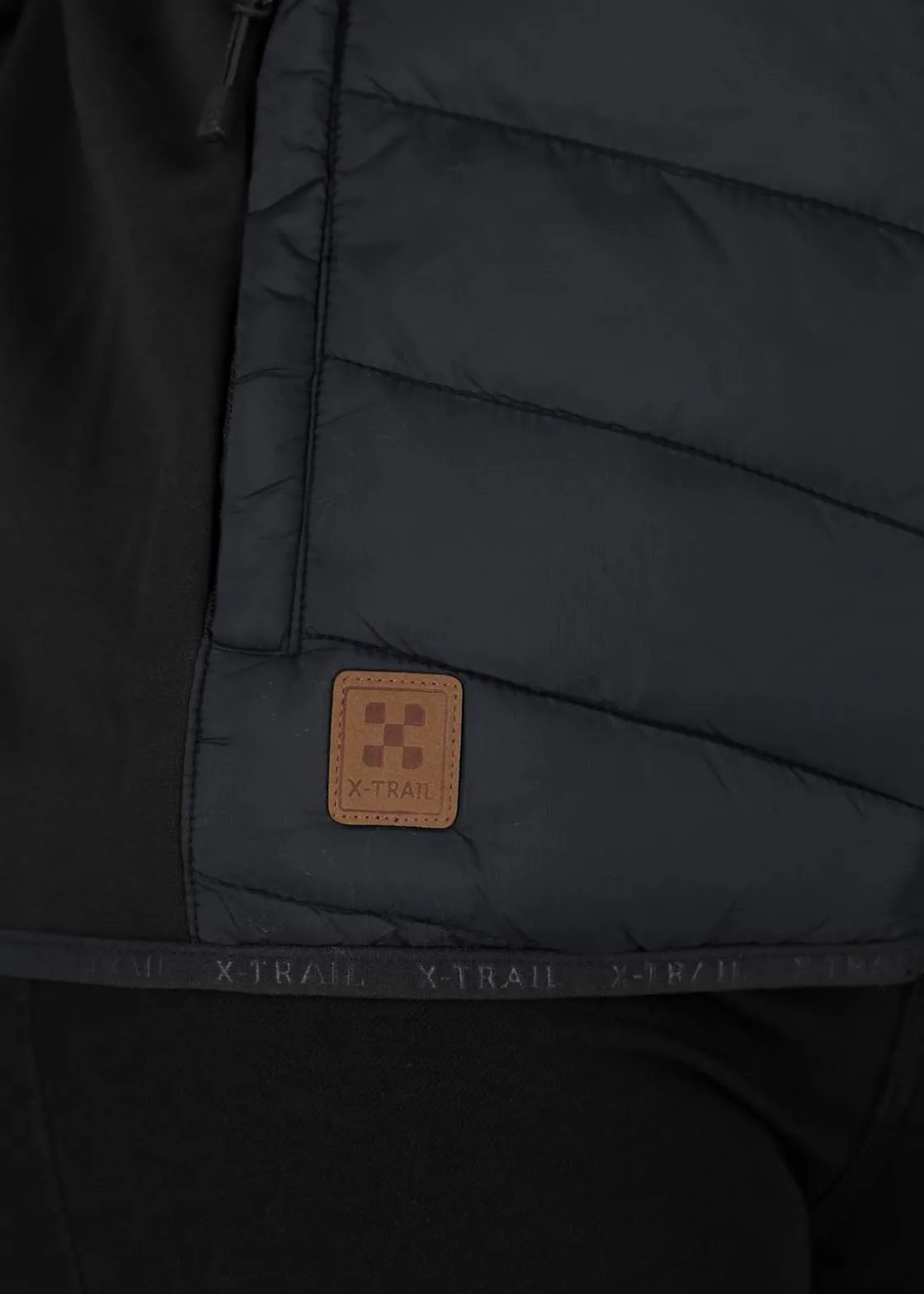 Discount X-trail Hybrid Jacket W Black/Black