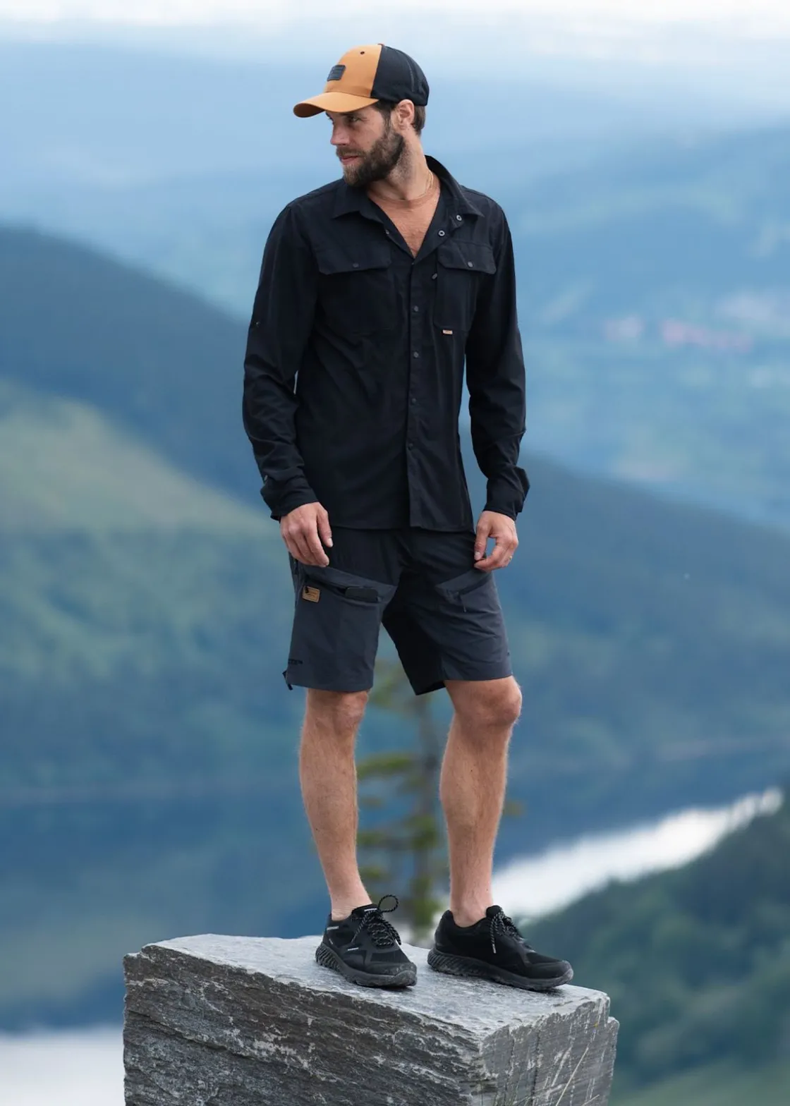 Swedemount Lofoten Stretch Shorts Black/Khaki