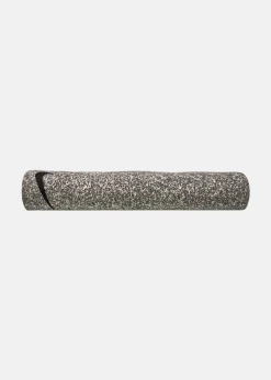 Online Nike FLOW YOGA MAT 4 MM SANDDRIFT/BLACK