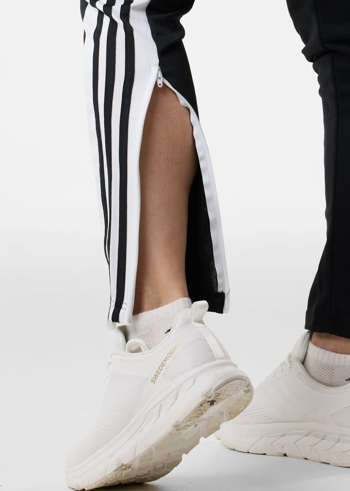 Sale Adidas SQ21 TR PNT BLACK/WHITE